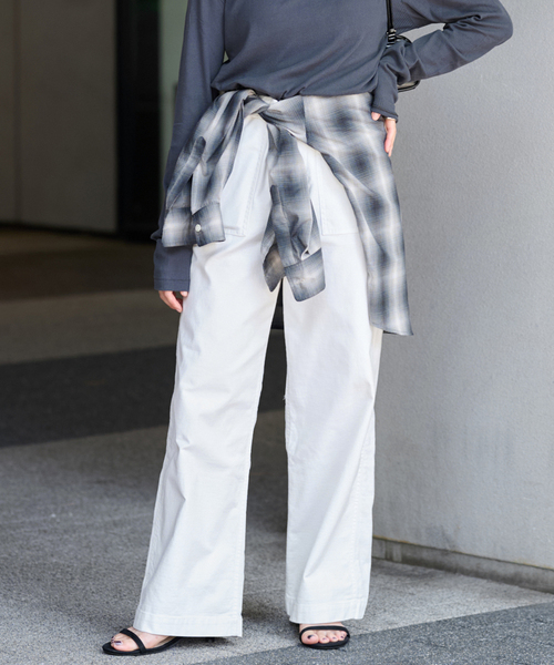 JOURNAL STANDARD relume（ジャーナルスタンダード　レリューム）の「《追加 / 新色 / 新サイズ》ワイドベイカーパンツ（カーゴパンツ・レディース・ベージュ/ホワイト/カーキ/ブラック・40/38/36/34）」の2枚目の写真