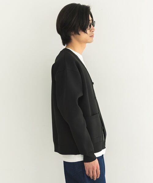 CRAFT STANDARD BOUTIQUE（クラフトスタンダードブティック）の「ウォッシャブルVネックカーディガン（カーディガン/ボレロ・メンズ・ベージュ/チャコールグレー/ブラック・M/L）」の13枚目の写真