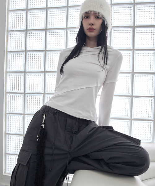 RENSE（レンセ）の「Diagonal Cut Slim Fit Hoodie White（パーカー・レディース・その他・OS）」の2枚目の写真