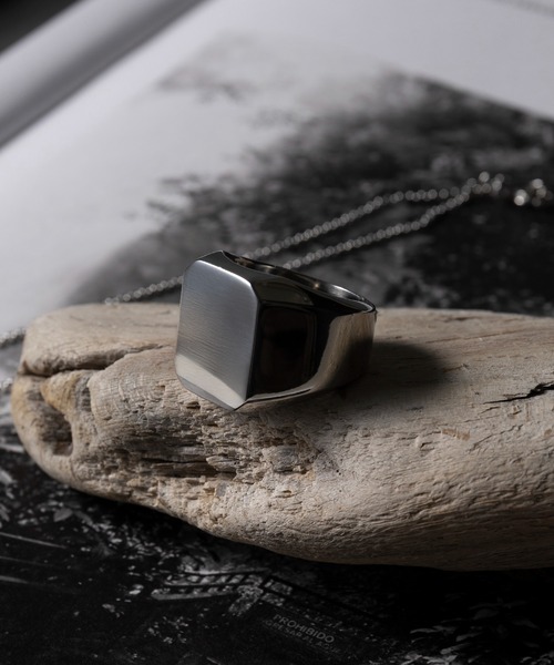MAGASIN DE MODE Brew(マガジンデモードブリュー)の「【MAGASIN DE MODE Brew】Bold Square Ring -STENLESS STEEL- ステンレス(リング・メンズ・シルバー・ 19/22/24)」の1枚目の写真