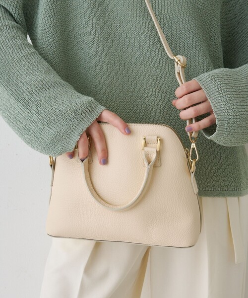 AULENTTI(オウレンティ)の「【AULENTTI/オウレンティ】レザー2wayハンドバッグ/ショルダーバッグ(ショルダーバッグ・レディース・ブラック/クリーム・フリー)」の1枚目の写真