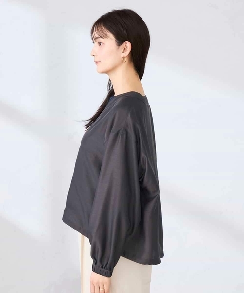 a.v.v(アーヴェヴェ)の「Vネックシアーブルゾン(ノーカラージャケット・レディース・ベージュ/チャコールグレー・40/38/36)」の7枚目の写真