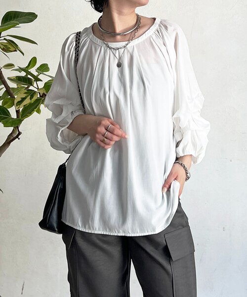 un dix cors(アンディコール)の「ボリュームスリーブブラウス(シャツ/ブラウス・レディース・オフホワイト/チャコールグレー/イエロー・FREE)」の21枚目の写真