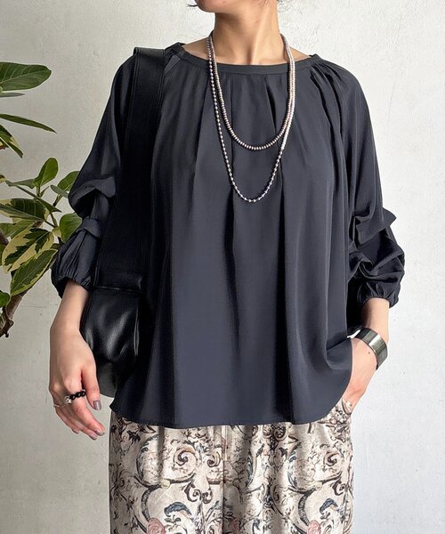 un dix cors(アンディコール)の「ボリュームスリーブブラウス(シャツ/ブラウス・レディース・オフホワイト/チャコールグレー/イエロー・FREE)」の6枚目の写真