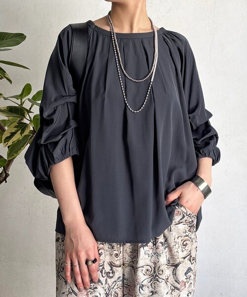 un dix cors(アンディコール)の「ボリュームスリーブブラウス(シャツ/ブラウス・レディース・オフホワイト/チャコールグレー/イエロー・FREE)」の9枚目の写真