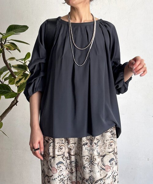 un dix cors(アンディコール)の「ボリュームスリーブブラウス(シャツ/ブラウス・レディース・オフホワイト/チャコールグレー/イエロー・FREE)」の10枚目の写真