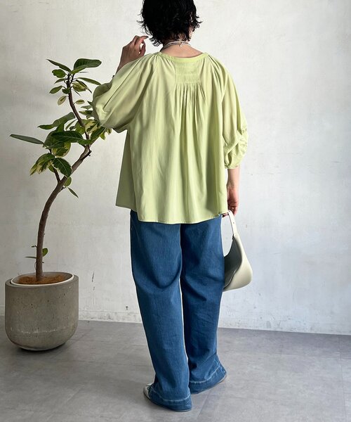 un dix cors(アンディコール)の「ボリュームスリーブブラウス(シャツ/ブラウス・レディース・オフホワイト/チャコールグレー/イエロー・FREE)」の17枚目の写真