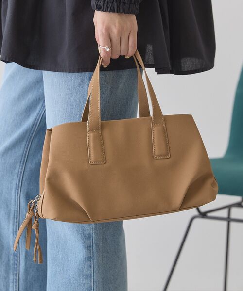 AMERICAN HOLIC（アメリカンホリック）の「パーテーション2WAYボストンバッグ（ショルダーバッグ・レディース・シルバー/ベージュ/ブラック・FREE）」の8枚目の写真