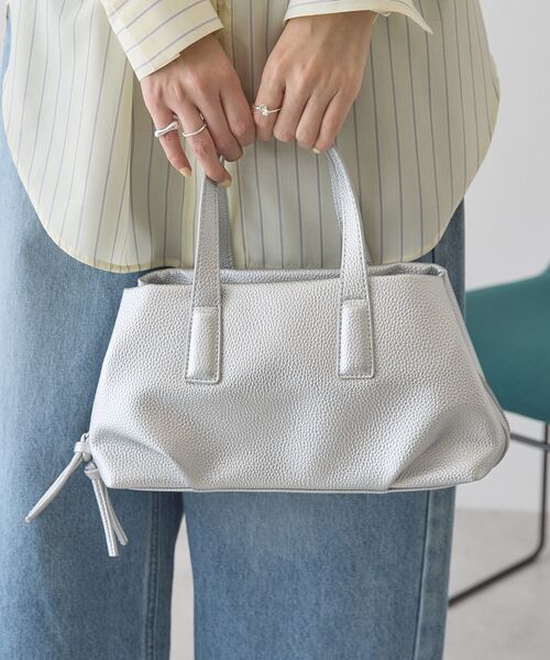 AMERICAN HOLIC（アメリカンホリック）の「パーテーション2WAYボストンバッグ（ショルダーバッグ・レディース・シルバー/ベージュ/ブラック・FREE）」の3枚目の写真