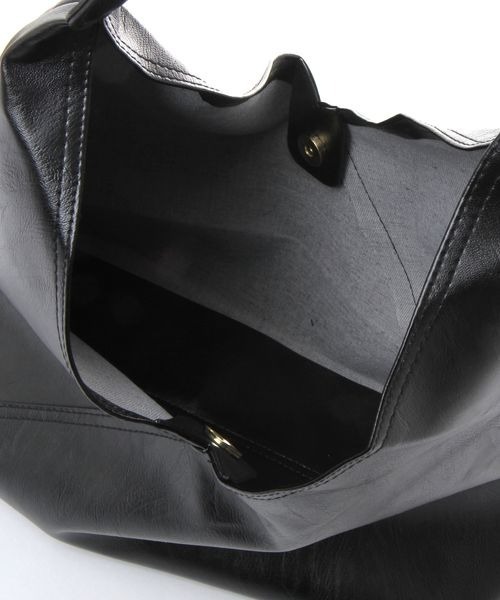 kutir(クティール)の「kutirlune/合成皮革バッグ(ハンドバッグ・レディース・ブラック/ダークブラウン・FREE)」の15枚目の写真