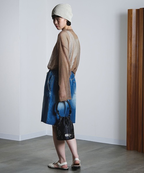 OUTDOOR PRODUCTS(アウトドアプロダクツ)の「(OUTDOOR PRODUCTS)STUDS DRAWSTRING BAG(ショルダーバッグ・レディース・ブラウン/ブラック・ONE SIZE)」の5枚目の写真