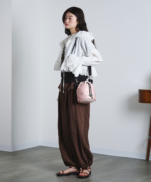 OUTDOOR PRODUCTS（アウトドアプロダクツ）の「(OUTDOOR PRODUCTS)STUDS DRAWSTRING BAG（ショルダーバッグ・レディース・ブラウン/ブラック/ピンク・ONE SIZE）」の15枚目の写真