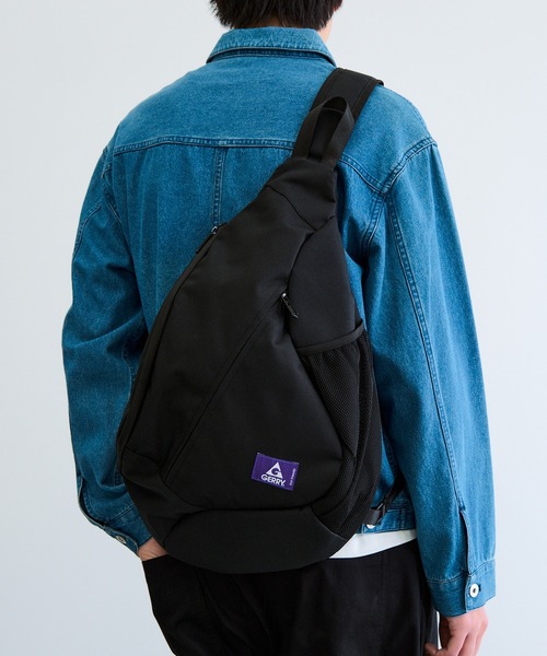 GERRY(ジェリー)の「【GERRY】スリングバッグ A4収納/500mlペットボトルポケット/10インチタブレット収納/撥水コーティング R2338 YMY(ボディバッグ/ウエストポーチ・メンズ・ブラック・FREE)」の5枚目の写真