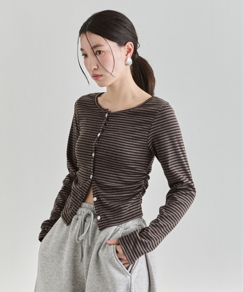 NUJOH（ヌゾ）の「Stripe Button Top / ボーダーボタンカットソートップス（Tシャツ/カットソー・レディース・ワイン/ブラック/ブラウン・FREE）」の2枚目の写真