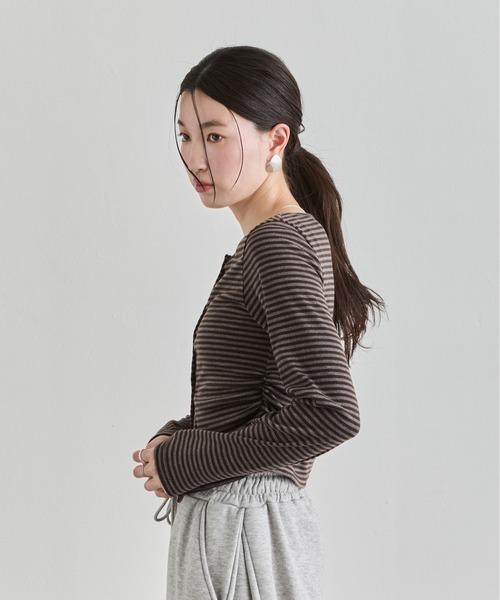 NUJOH（ヌゾ）の「Stripe Button Top / ボーダーボタンカットソートップス（Tシャツ/カットソー・レディース・ワイン/ブラック/ブラウン・FREE）」の9枚目の写真