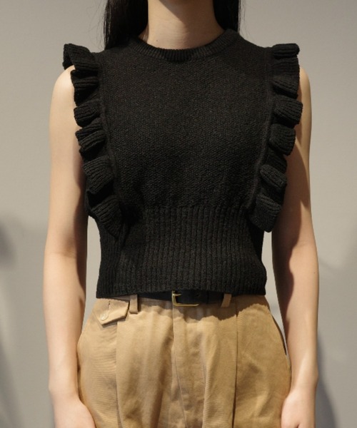 CLANE(クラネ)の「CLANE FRILL SLEEVE KNIT TOPS(ニット/セーター・レディース・ブラック/ローズ/オフホワイト・1/2)」の2枚目の写真