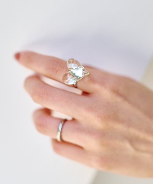 Kastane（カスタネ）の「【fiw.】クラッシュハートリング（リング・レディース・クリア/シルバー・FREE）」の3枚目の写真