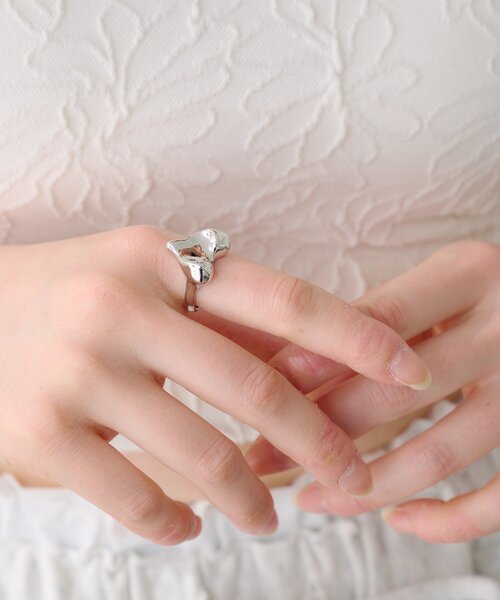 Kastane（カスタネ）の「【fiw.】クラッシュハートリング（リング・レディース・クリア/シルバー・FREE）」の4枚目の写真