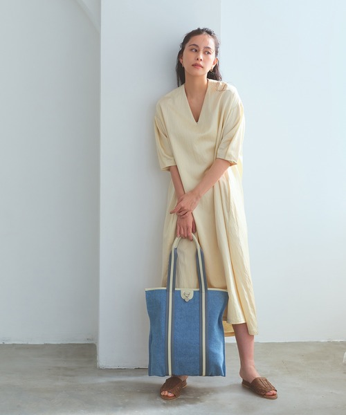 TREASURE TOPKAPI(トレジャートプカピ)の「【TREASURE TOPKAPI】レザーコンビ ストライプハンドル スリム トートバッグ A4 / 軽量(トートバッグ・レディース・キャメル/ブルー/ネイビー・FREE)」の4枚目の写真