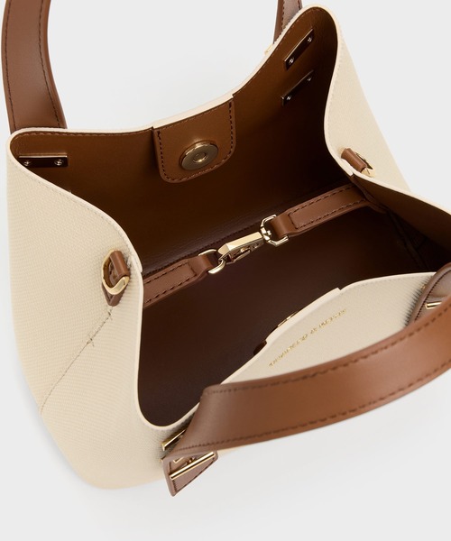 CHARLES & KEITH（チャールズ & キース）の「Shania ミニシャナイア キャンバス トートバッグ（トートバッグ・レディース・マルチ・S）」の6枚目の写真