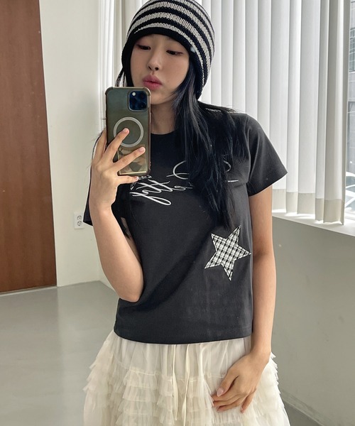 UNE MANSION(ユヌマンション)の「レタリングスターアップリケTシャツカットソー(Tシャツ/カットソー・レディース・ホワイト/チャコールグレー・FREE)」の16枚目の写真