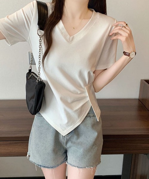 2ly2(トゥーリートゥー)の「Vネック サイドドレープトップス(Tシャツ/カットソー・レディース・ブルー/ピンク/ホワイト/ブラック・FREE)」の2枚目の写真