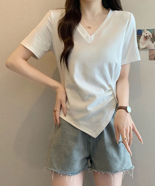 2ly2(トゥーリートゥー)の「Vネック サイドドレープトップス(Tシャツ/カットソー・レディース・ブルー/ピンク/ホワイト/ブラック・FREE)」の7枚目の写真