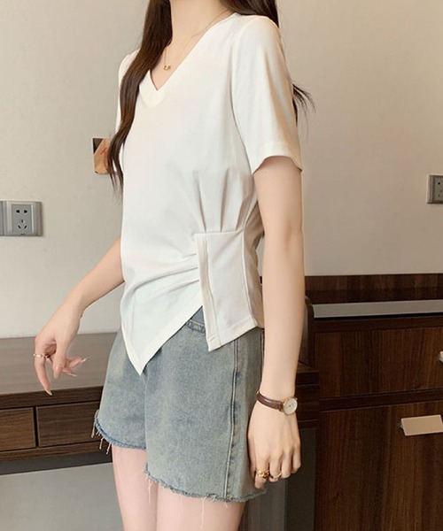2ly2(トゥーリートゥー)の「Vネック サイドドレープトップス(Tシャツ/カットソー・レディース・ブルー/ピンク/ホワイト/ブラック・FREE)」の9枚目の写真