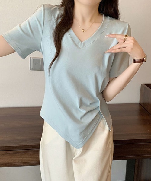2ly2(トゥーリートゥー)の「Vネック サイドドレープトップス(Tシャツ/カットソー・レディース・ブルー/ピンク/ホワイト/ブラック・FREE)」の14枚目の写真