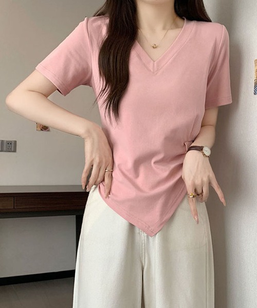2ly2(トゥーリートゥー)の「Vネック サイドドレープトップス(Tシャツ/カットソー・レディース・ブルー/ピンク/ホワイト/ブラック・FREE)」の16枚目の写真