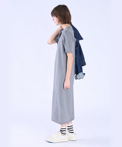 To b. by agnes b.(トゥービーバイアニエスベー)の「ショルダーボタン コットン 半袖 ニット ワンピース(ワンピース・レディース・ライトグレー・FREE)」の5枚目の写真