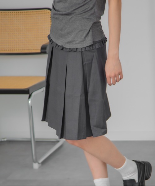 Chiina（チーナ）の「Chiina / ボックスプリーツ膝丈スカート（スカート・レディース・グレー/ホワイト/ブラック/ベージュ・SMALL/MEDIUM）」の16枚目の写真