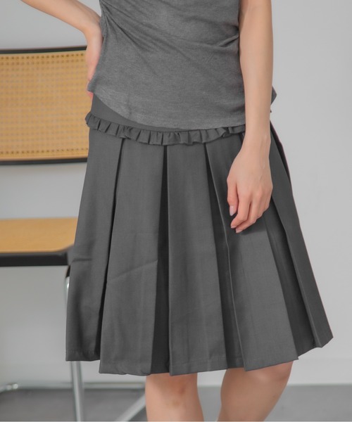 Chiina（チーナ）の「Chiina / ボックスプリーツ膝丈スカート（スカート・レディース・グレー/ホワイト/ブラック/ベージュ・SMALL/MEDIUM）」の18枚目の写真