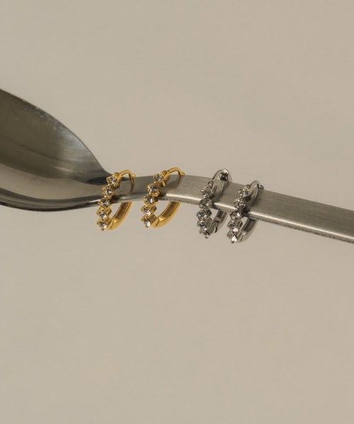 muku(ムク)の「PIERCE/ICE ZIRCONIA(ピアス(両耳用)・レディース・ゴールド/シルバー・FREE)」の2枚目の写真