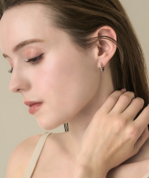 muku(ムク)の「PIERCE/ICE ZIRCONIA(ピアス(両耳用)・レディース・ゴールド/シルバー・FREE)」の5枚目の写真