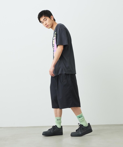 NIKE（ナイキ）の「ナイキ エア フォース 1 ‘07 LV8 メンズシューズ / Nike Air Force 1 '07 LV8 Men's Shoes II1549-001 Black（スニーカー・メンズ・ブラック・25/24.5/24/30/29.5/29/28.5/28/27.5/27/26.5/26/25.5）」の3枚目の写真