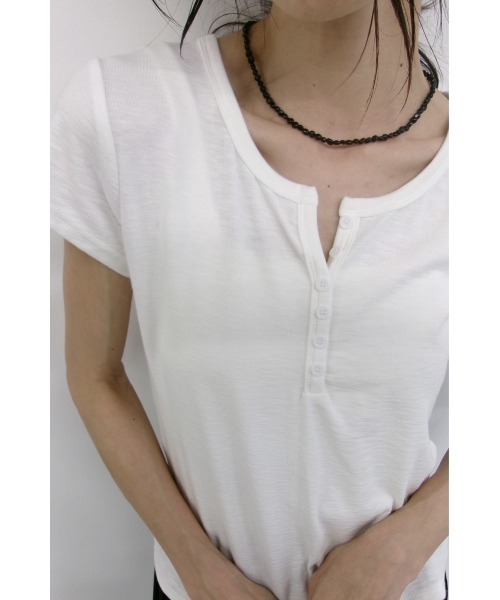 ANF.MUU(アンフムー)の「ヘンリーネックコンパクトT(Tシャツ/カットソー・レディース・グレー/ホワイト/ブラウン/レッド/ライトブルー・FREE)」の14枚目の写真