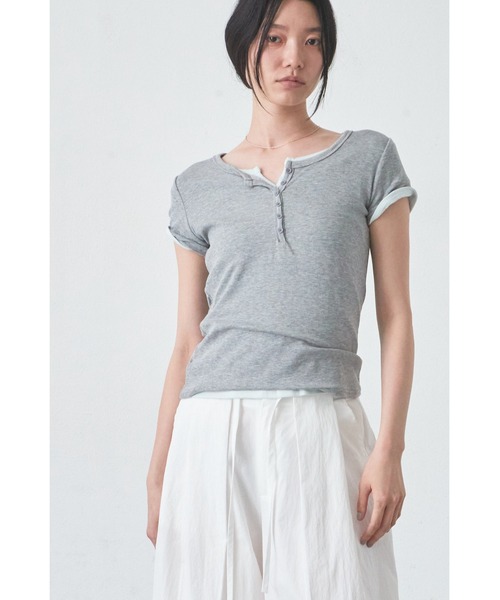 ANF.MUU(アンフムー)の「ヘンリーネックコンパクトT(Tシャツ/カットソー・レディース・グレー/ホワイト/ブラウン/レッド/ライトブルー・FREE)」の19枚目の写真