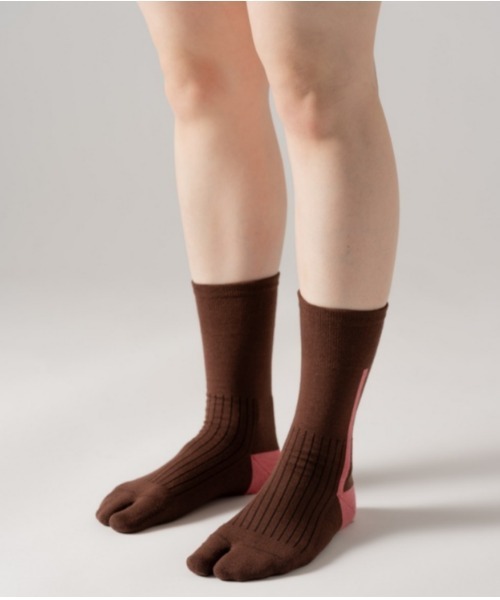 The Role design(ザロールデザイン)の「【 The Role design / ザ・ロールデザイン 】 SIDE LINE SOCKS WOMENS / サイドラインソックス ウィメンズ(ソックス/靴下・レディース・ダークブラウン/ピンク/マスタード・FREE)」の1枚目の写真