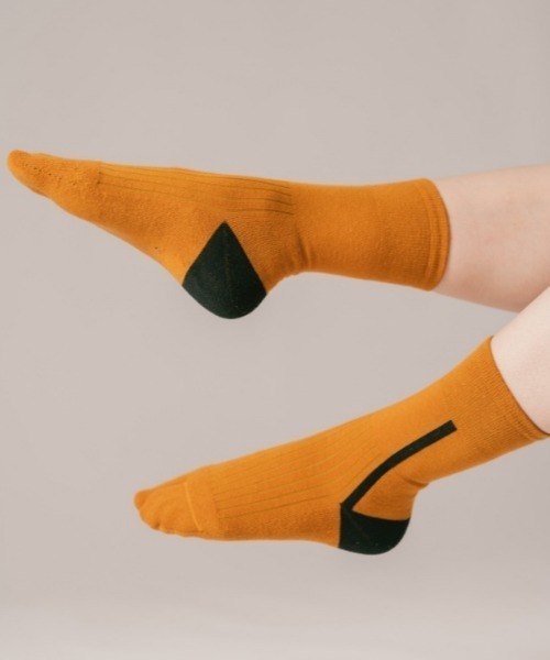 The Role design(ザロールデザイン)の「【 The Role design / ザ・ロールデザイン 】 SIDE LINE SOCKS WOMENS / サイドラインソックス ウィメンズ(ソックス/靴下・レディース・ダークブラウン/ピンク/マスタード・FREE)」の4枚目の写真