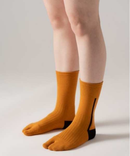 The Role design(ザロールデザイン)の「【 The Role design / ザ・ロールデザイン 】 SIDE LINE SOCKS WOMENS / サイドラインソックス ウィメンズ(ソックス/靴下・レディース・ダークブラウン/ピンク/マスタード・FREE)」の6枚目の写真