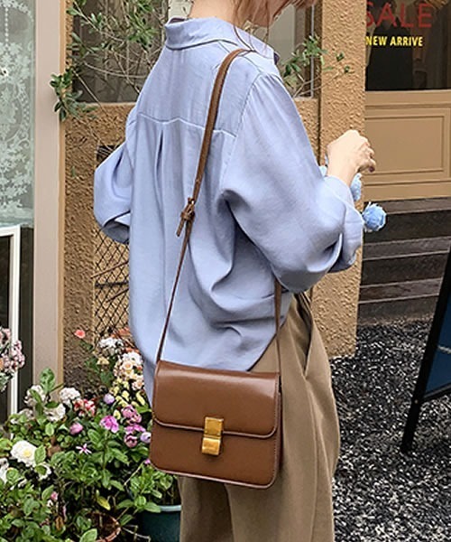Pittok(ピットク)の「フロントタックライン シャツブラウス(シャツ/ブラウス・レディース・ブルー/ブラック/ホワイト・MEDIUM)」の13枚目の写真