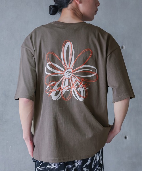 MDR(エムディアール)の「フラワー柄バックプリントクルーTシャツ(Tシャツ/カットソー・メンズ・オフホワイト/チャコール/ブラック・M/XL/L)」の1枚目の写真