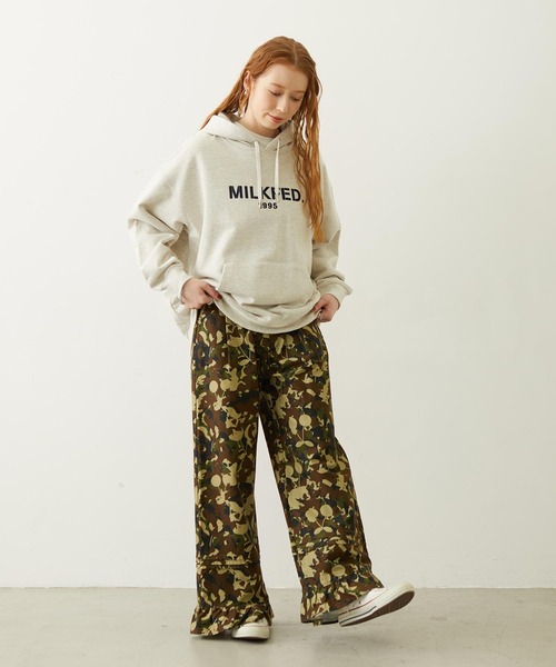 MILKFED.(ミルクフェド)の「STENCIL LOGO SWEAT HOODIE(パーカー・レディース・ブラウン/ブラック/オートミール・M/L)」の8枚目の写真
