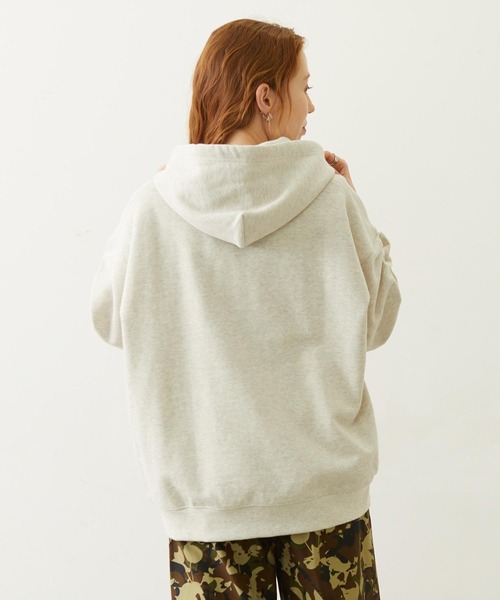 MILKFED.(ミルクフェド)の「STENCIL LOGO SWEAT HOODIE(パーカー・レディース・ブラウン/ブラック/オートミール・M/L)」の5枚目の写真