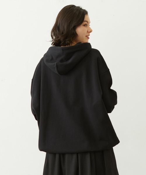 MILKFED.(ミルクフェド)の「STENCIL LOGO SWEAT HOODIE(パーカー・レディース・ブラウン/ブラック/オートミール・M/L)」の19枚目の写真