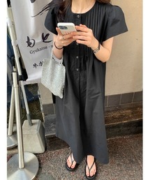 Uネックワンピース
