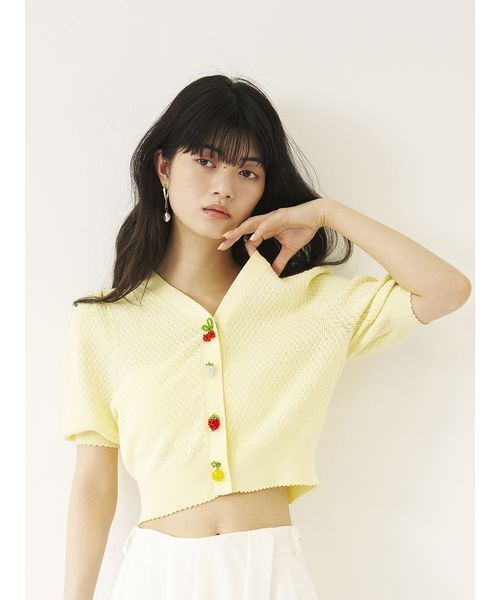 LILY BROWN（リリーブラウン）の「[L.B CANDY STOCK]フルーツモチーフニットカーディガン（カーディガン/ボレロ・レディース・レッド/ネイビー/イエロー・F）」の4枚目の写真