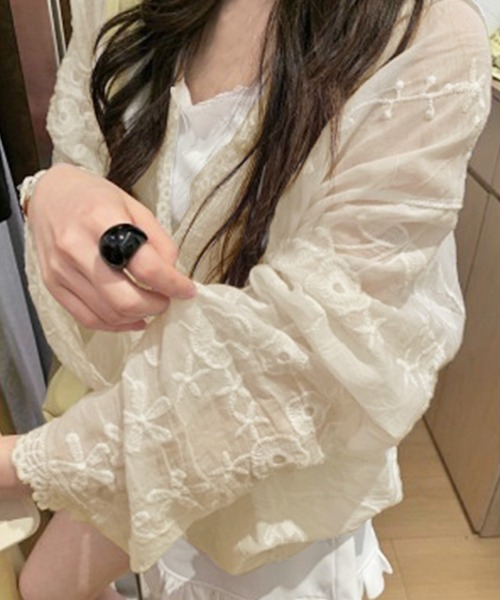 core core（コアコア）の「【冷房・UV対策にも◎】花柄刺繍レースフード付きシャツカーディガン（カーディガン/ボレロ・レディース・ホワイト/ライトベージュ・FREE）」の13枚目の写真