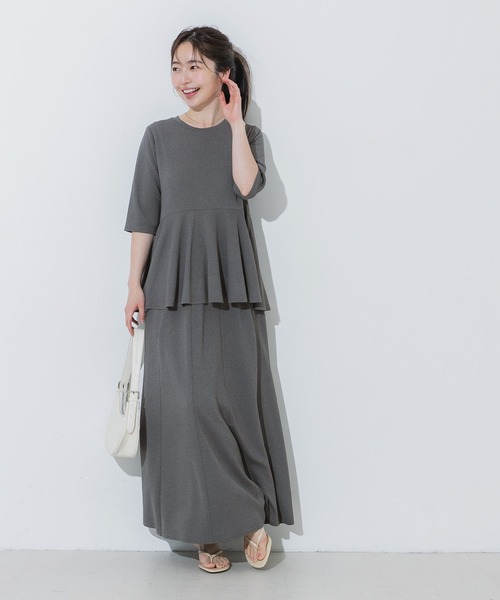 coca(coca)(コカ)の「\SNSで話題!!/ライトエンボスペプラムトップス(Tシャツ/カットソー・レディース・グレー/ブラック・L/M/S)」の5枚目の写真